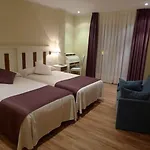 Hotel Valle De Cabezon 3*
