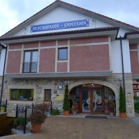 Hotel Valle De Cabezon 3*