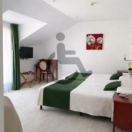 Hotel Valle De Cabezón 3*