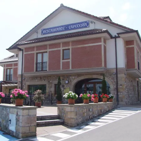 Hotel Valle De Cabezon 3*