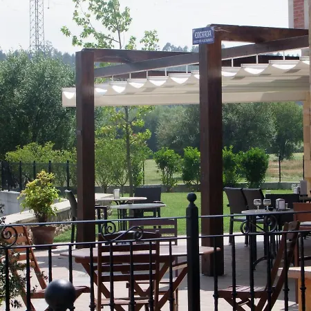 Hotel Valle De Cabezon 3*
