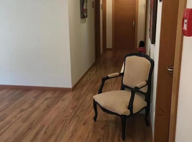 Hotel Valle De Cabezon 3*