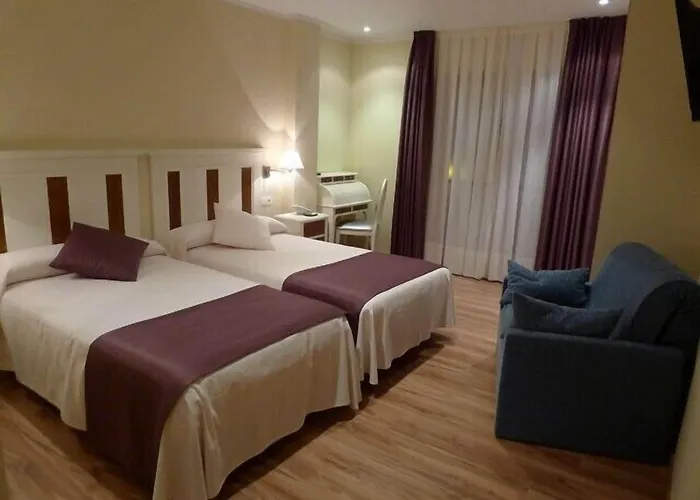 Hotel Valle De Cabezón 3*