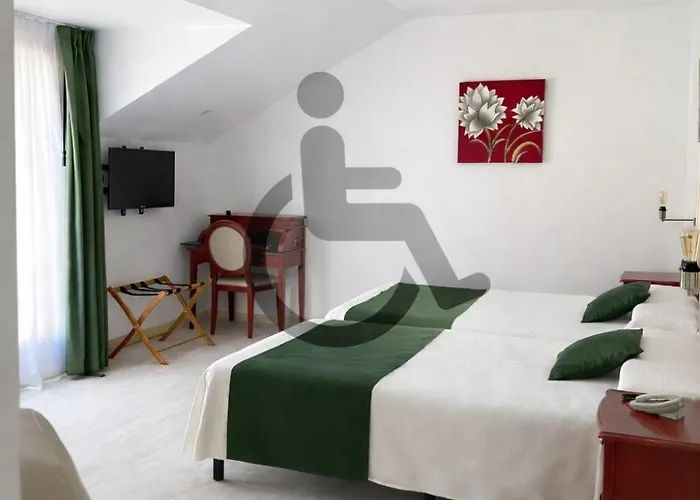 Hotel Valle De Cabezón 3*