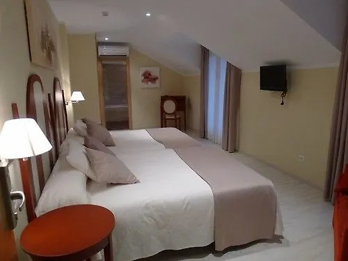 Hotel Valle De Cabezon 3*