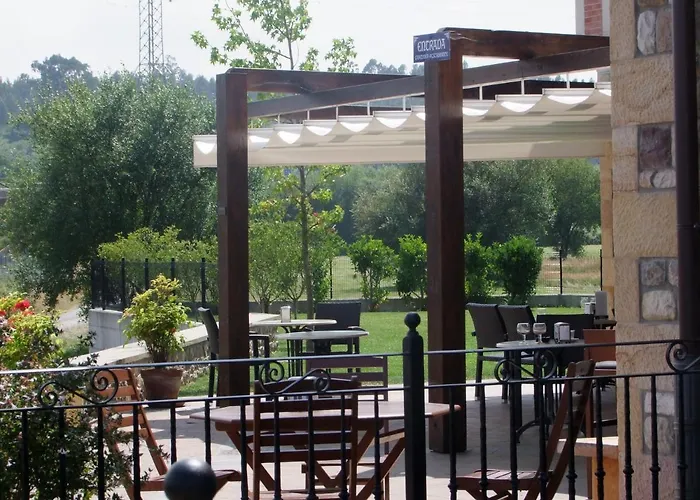 Hotel Valle De Cabezon 3*